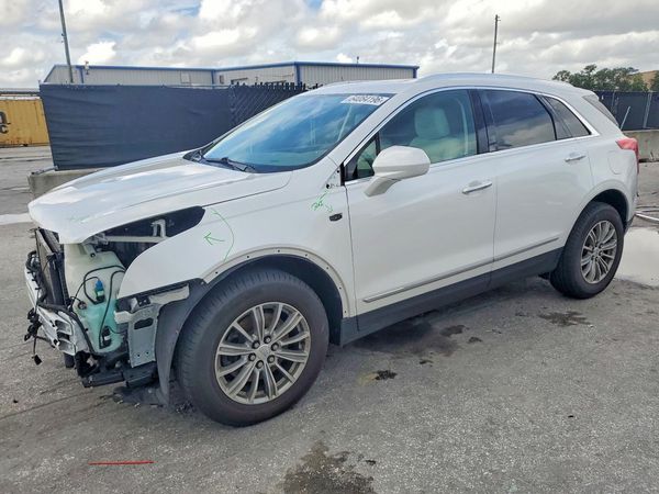 2017 CADILLAC XT5 Luxury