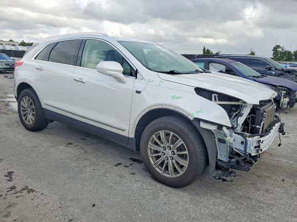 2017 CADILLAC XT5 Luxury