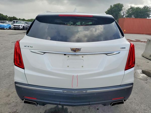 2017 CADILLAC XT5 Luxury