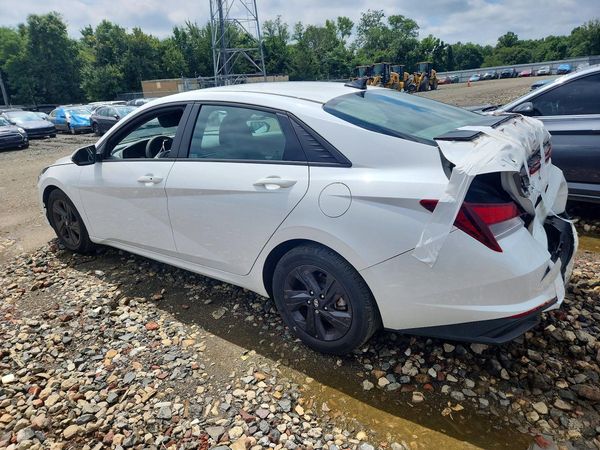 2022 HYUNDAI ELANTRA SEL