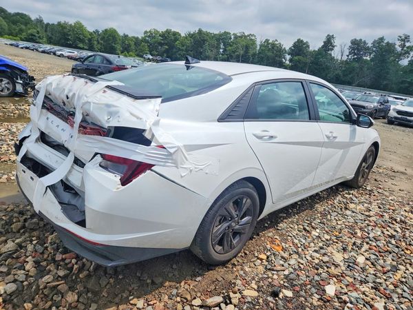 2022 HYUNDAI ELANTRA SEL