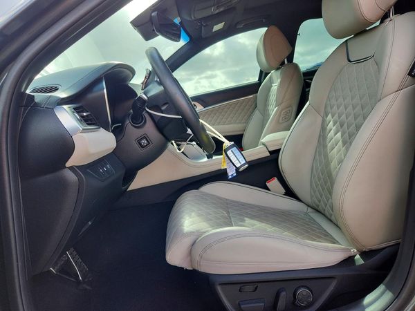 2023 GENESIS G70