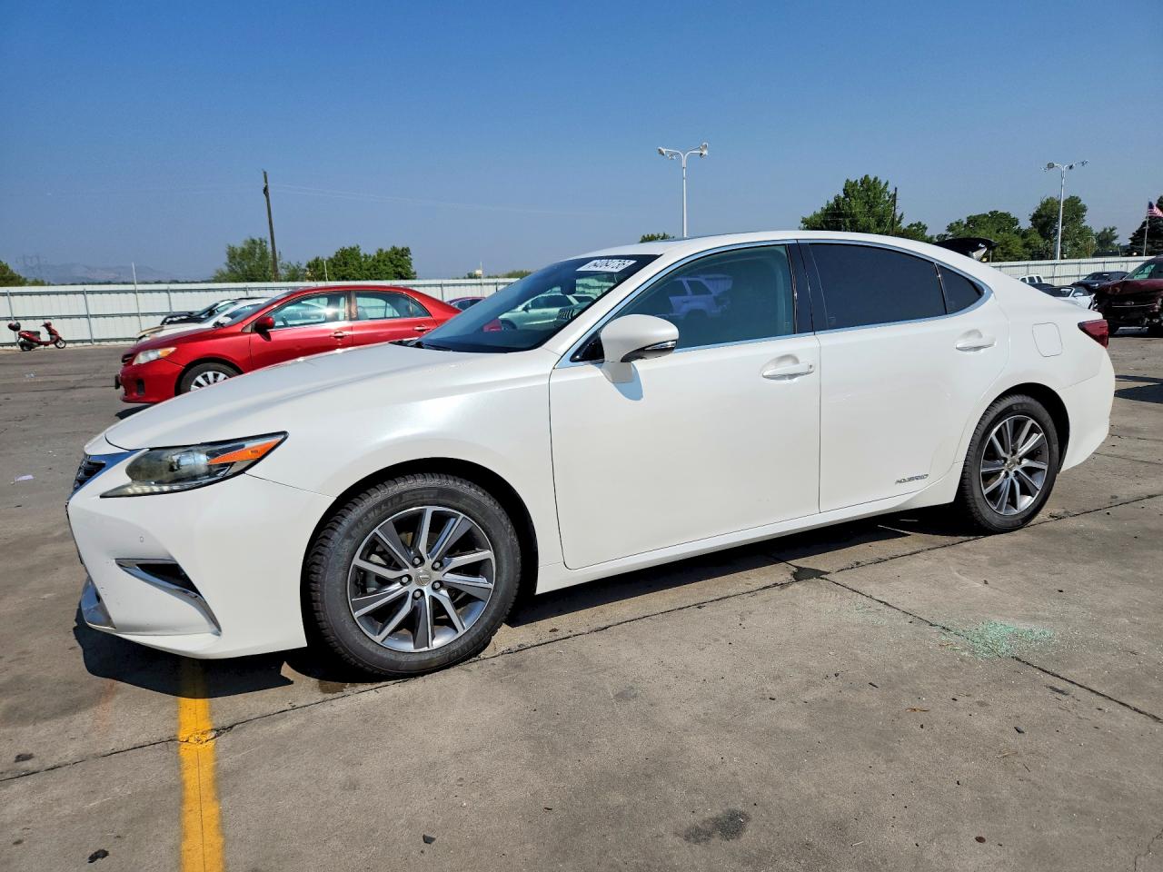2016 LEXUS ES 300h