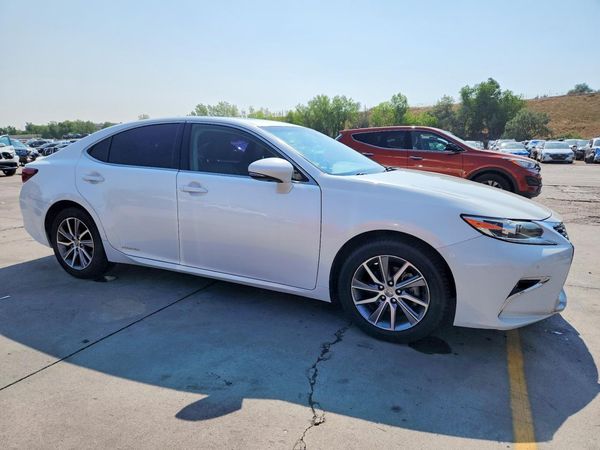 2016 LEXUS ES 300h