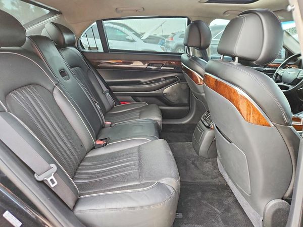 2017 GENESIS G90