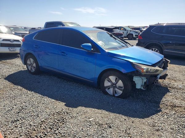 2018 HYUNDAI IONIQ SEL, SEL w/Tech (HEV) — Passenger 3/4