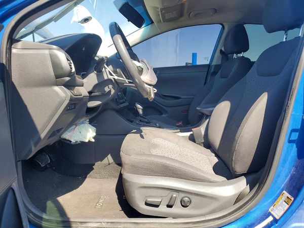 2018 HYUNDAI IONIQ SEL, SEL w/Tech (HEV) — DENT