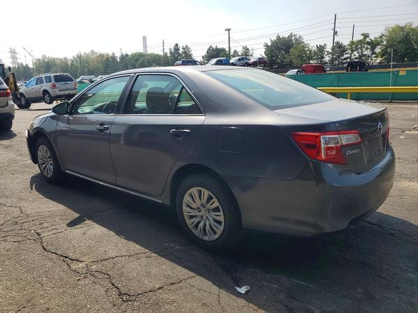 2014 TOYOTA CAMRY