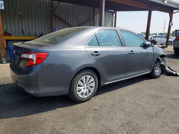2014 TOYOTA CAMRY