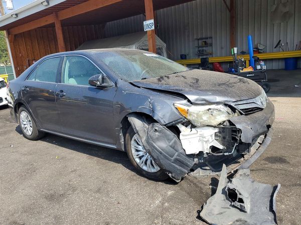 2014 TOYOTA CAMRY