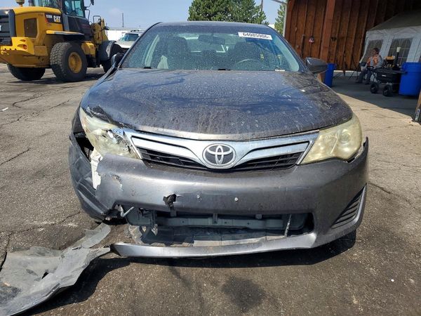 2014 TOYOTA CAMRY