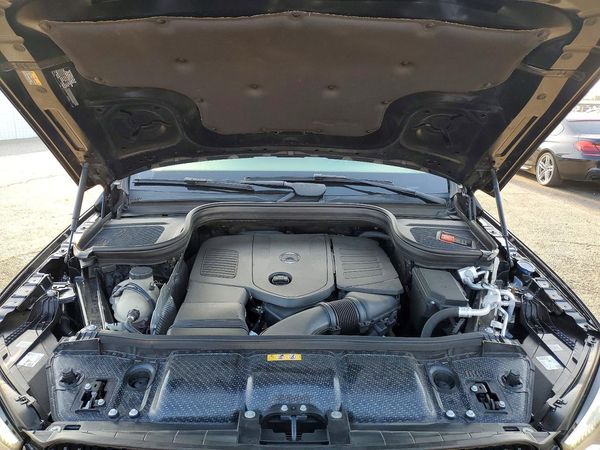 2024 MERCEDES-BENZ GLE — Engine bay