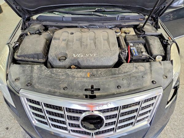 2013 CADILLAC XTS Luxury