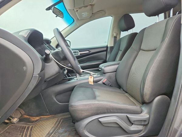 2018 NISSAN PATHFINDER — DENT