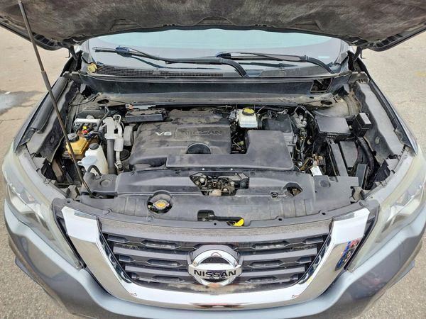2018 NISSAN PATHFINDER — Engine bay