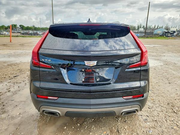 2020 CADILLAC XT4 Premium Luxury