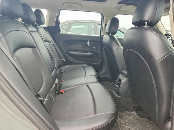 2017 MINI COOPER