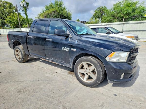 2013 RAM 1500 ST CREW CAB 4X2