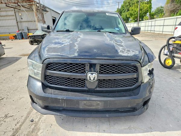 2013 RAM 1500 ST CREW CAB 4X2