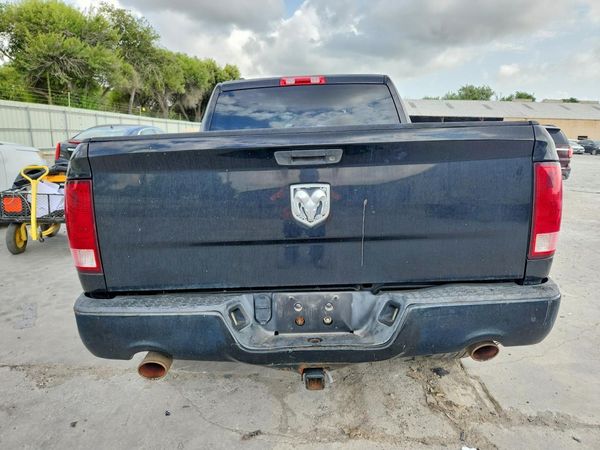 2013 RAM 1500 ST CREW CAB 4X2