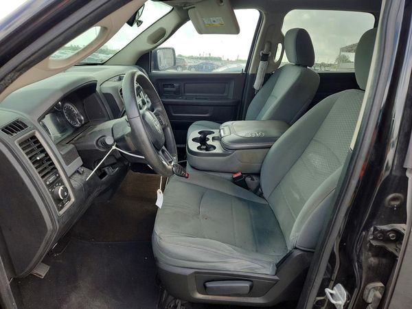 2013 RAM 1500 ST CREW CAB 4X2