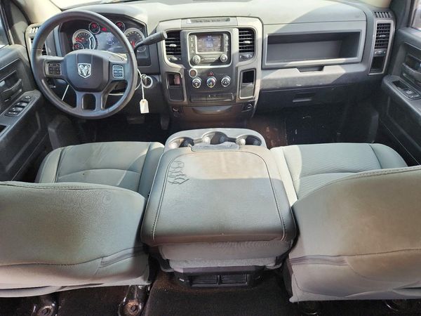 2013 RAM 1500 ST CREW CAB 4X2
