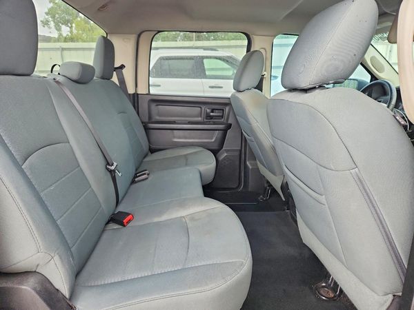 2013 RAM 1500 ST CREW CAB 4X2