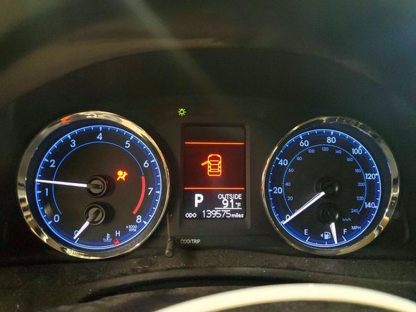 2017 TOYOTA COROLLA