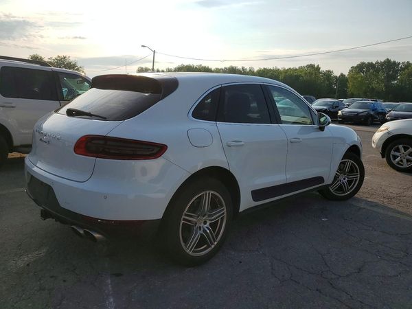 2017 PORSCHE MACAN