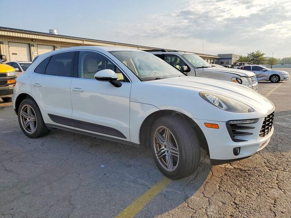 2017 PORSCHE MACAN