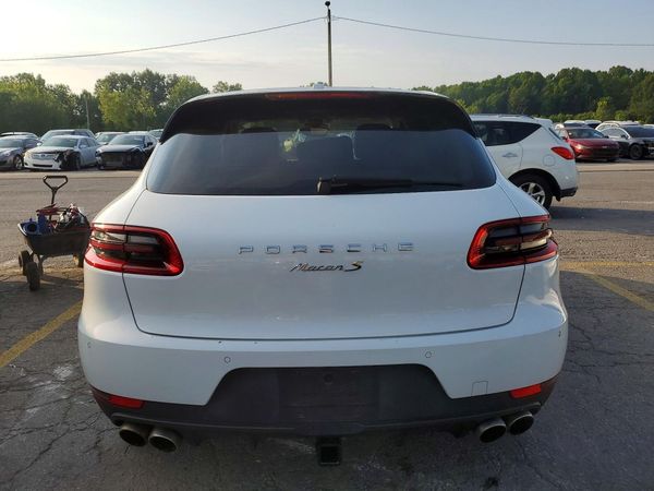 2017 PORSCHE MACAN