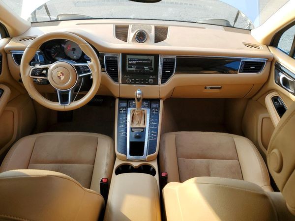 2017 PORSCHE MACAN