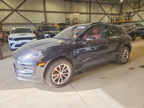 2025 PORSCHE MACAN