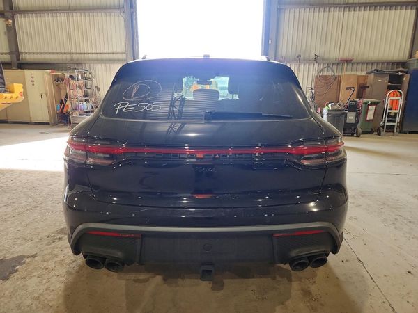 2025 PORSCHE MACAN