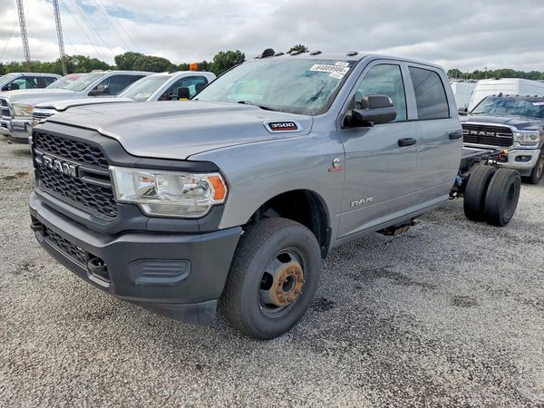 2020 RAM 3500 CREW CAB CHASSIS