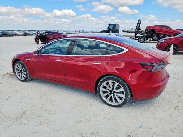 2018 TESLA MODEL 3