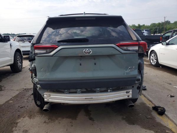 2020 TOYOTA RAV4 XLE Premium