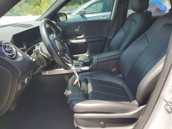 2021 MERCEDES-BENZ GLB GLB250