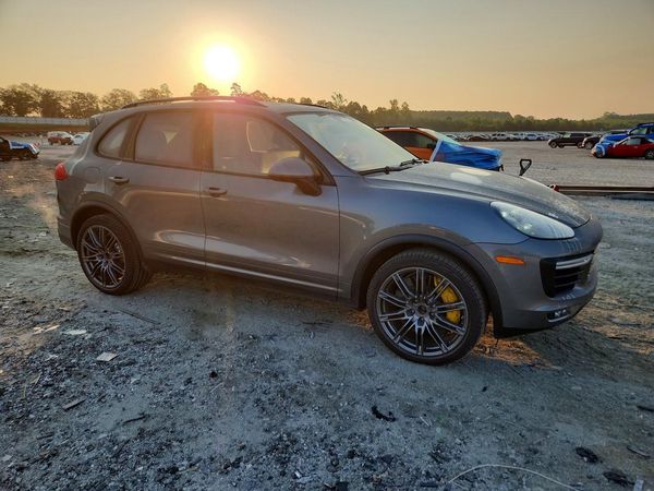 2015 PORSCHE CAYENNE