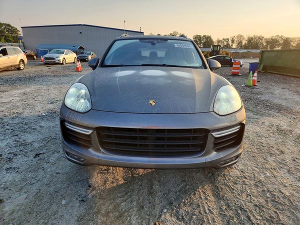 2015 PORSCHE CAYENNE