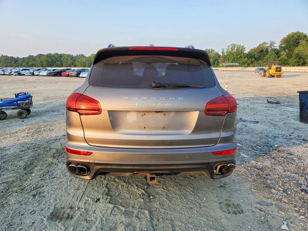 2015 PORSCHE CAYENNE