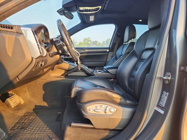 2015 PORSCHE CAYENNE