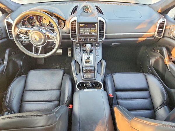 2015 PORSCHE CAYENNE