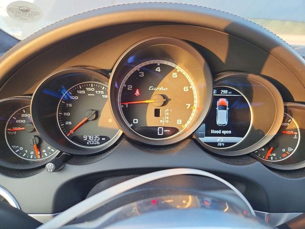 2015 PORSCHE CAYENNE