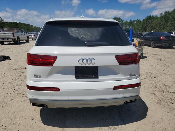 2017 AUDI Q7 quattro Premium Plus