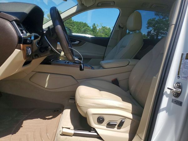 2017 AUDI Q7 quattro Premium Plus