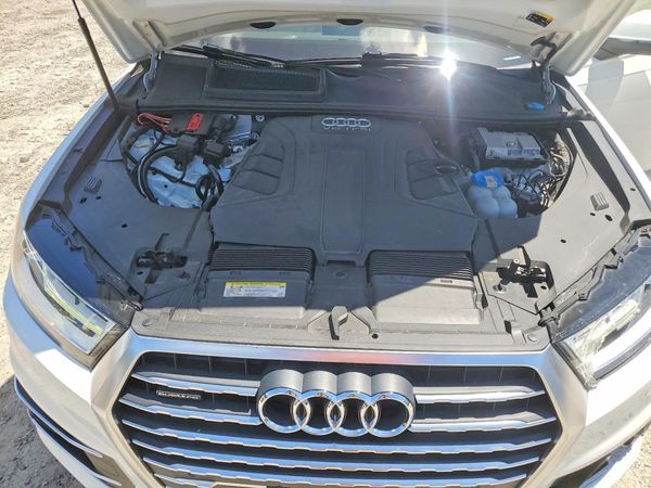2017 AUDI Q7 quattro Premium Plus
