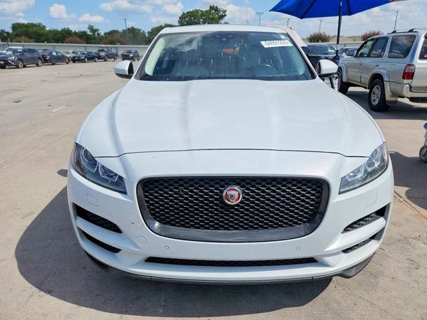 2017 JAGUAR F-PACE