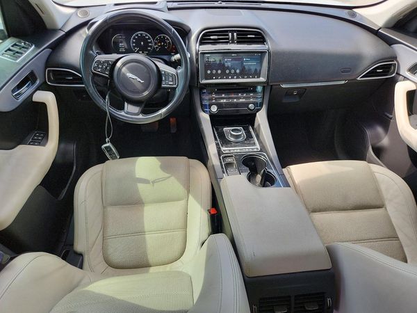 2017 JAGUAR F-PACE