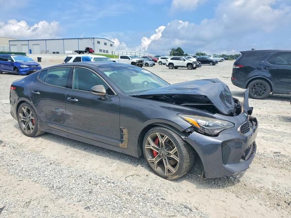 2019 KIA STINGER